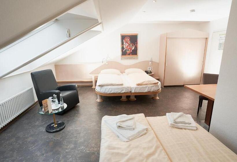 4인용 스탠다드 룸, Stadthotel Engel