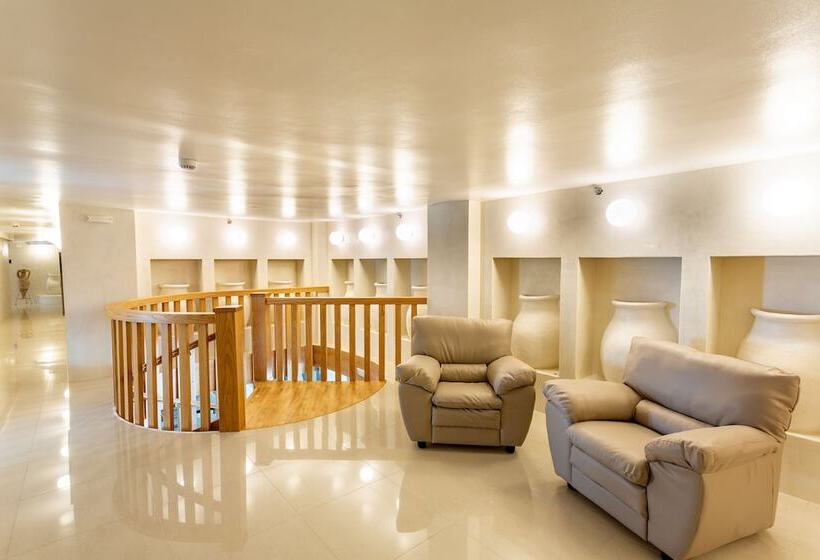 سوییت جونیور با چشم‌انداز شهر, Rhodos Horizon City Adults Only