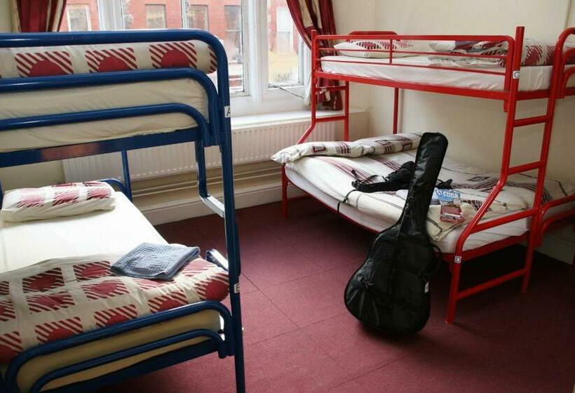 공동 객실, Kinlay House Hostel
