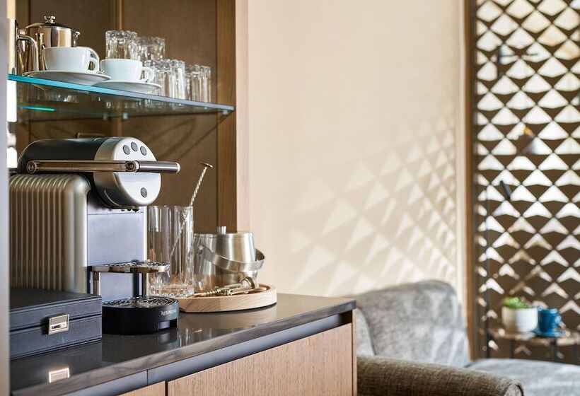 استودیوی استاندارد, Herbert Park Hotel And Park Residence