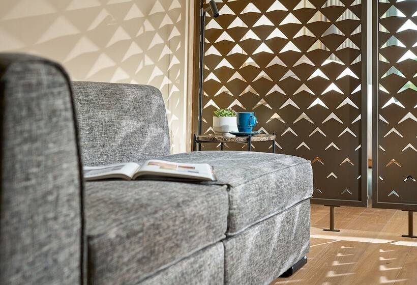 استودیوی استاندارد, Herbert Park Hotel And Park Residence