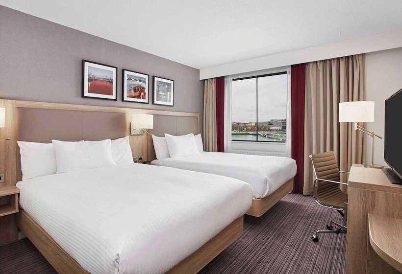 اتاق خانوادگی, Hilton Garden Inn Dublin City Centre