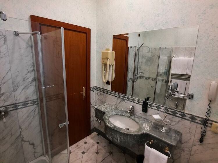 اتاق استاندارد یک نفره, Andreola Central