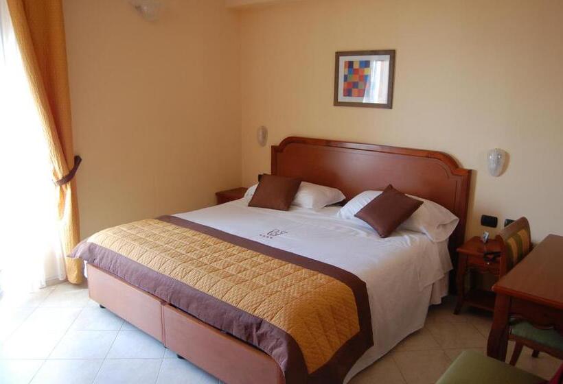 اتاق استاندارد, Grand Hotel Moroni
