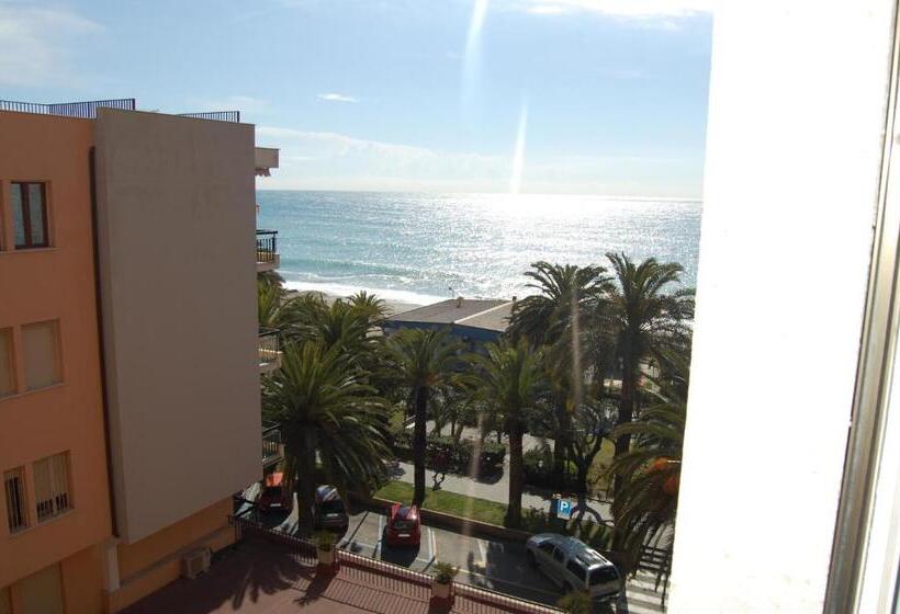 اتاق استاندارد, Grand Hotel Moroni