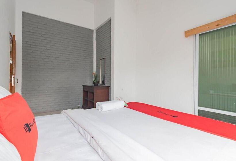 Номер Economy, Reddoorz Near Kampung Gajah 2
