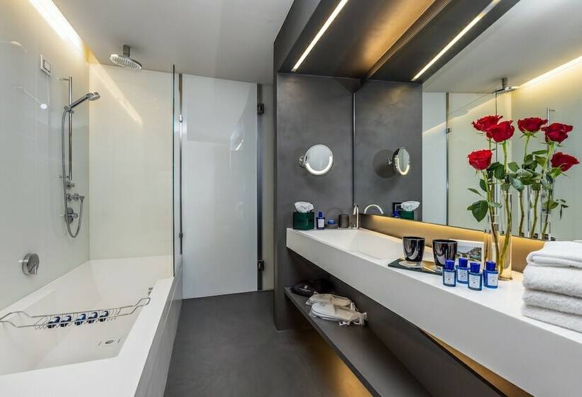 استودیوی استاندارد, Lido Palace   The Leading Hotels Of The World