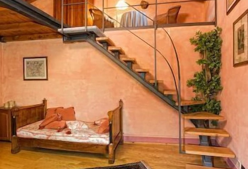 سوییت جونیور, Locanda Dei Mai Intees