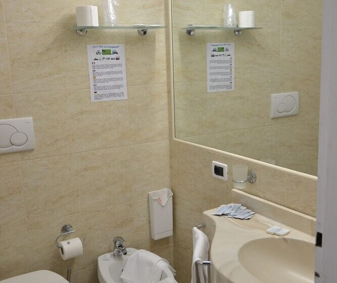 Standard Triple Room, Marc Aurelio