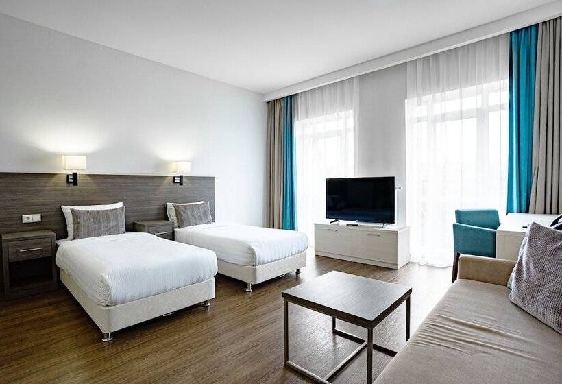 اتاق استاندارد, Ramada Hotel & Suites By Wyndham Novosibirsk Zhukovka