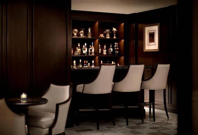 Club Room King Bed, The Ritzcarlton, Osaka