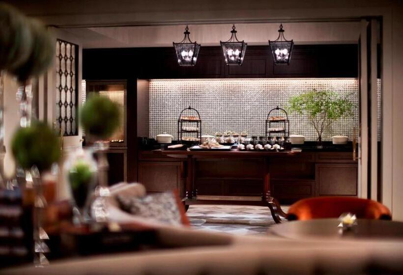 سوئیت کلاب, The Ritzcarlton, Osaka