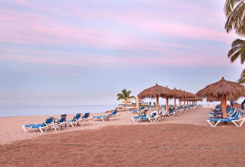 Клубный люкс с видом на море, Sunscape Puerto Vallarta Resort