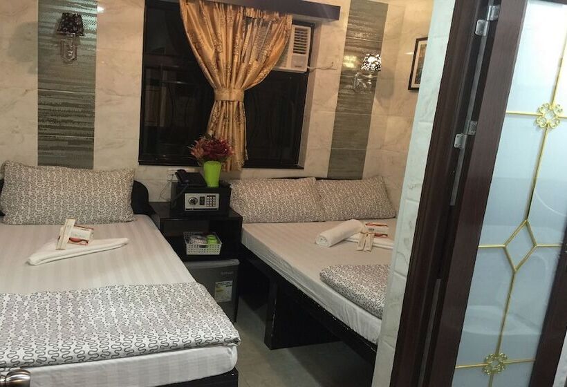 اتاق استاندارد سه نفره, Skystar Hostel