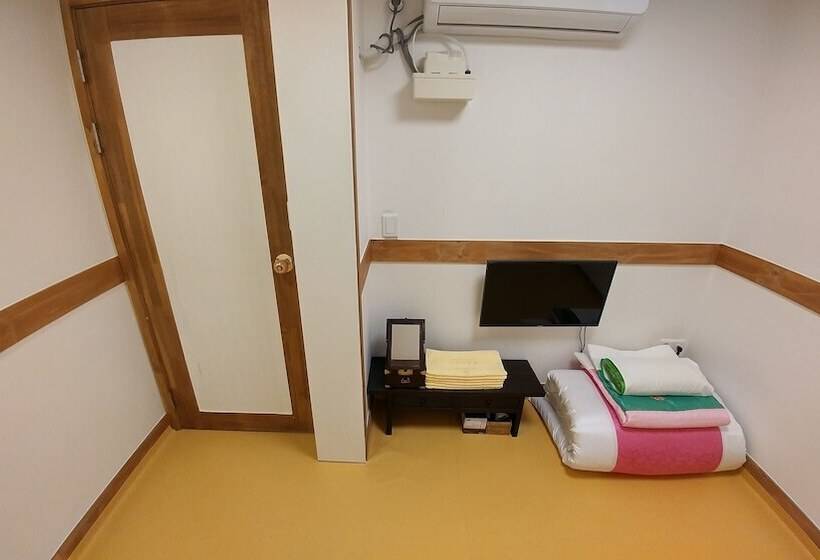 اتاق استاندارد, Bukchon Sosunjae Guesthouse