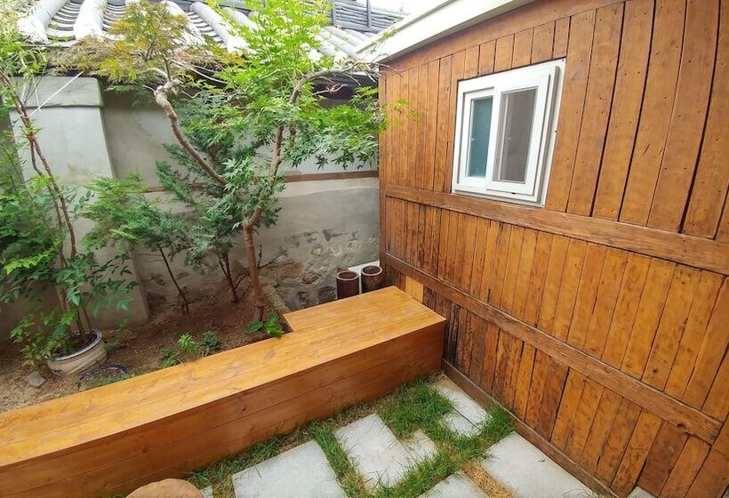اتاق استاندارد سه نفره, Bukchon Sosunjae Guesthouse