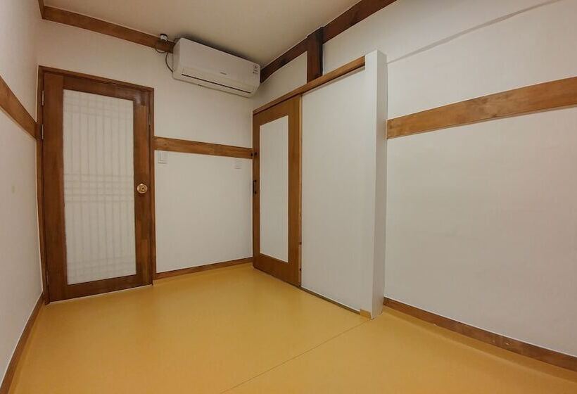 اتاق استاندارد سه نفره, Bukchon Sosunjae Guesthouse
