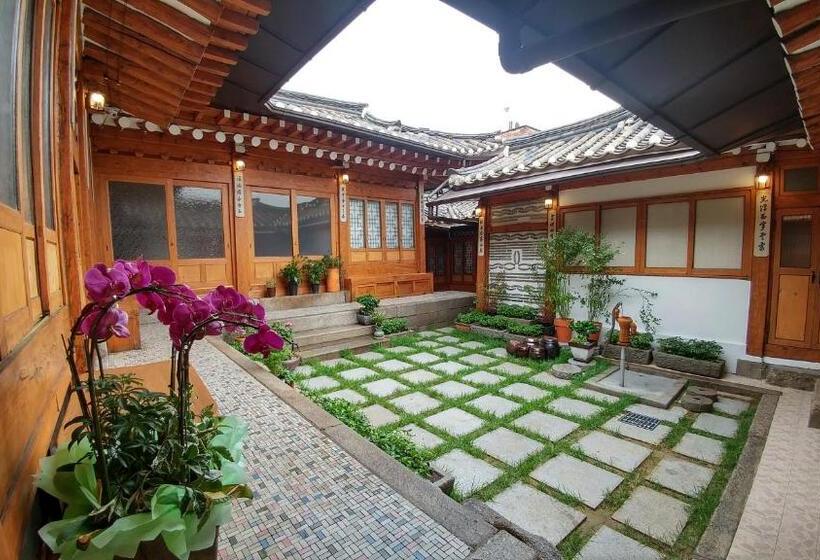 اتاق استاندارد یک نفره, Bukchon Sosunjae Guesthouse