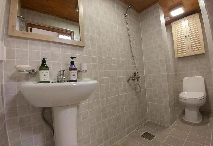 اتاق استاندارد, Bukchon Sosunjae Guesthouse