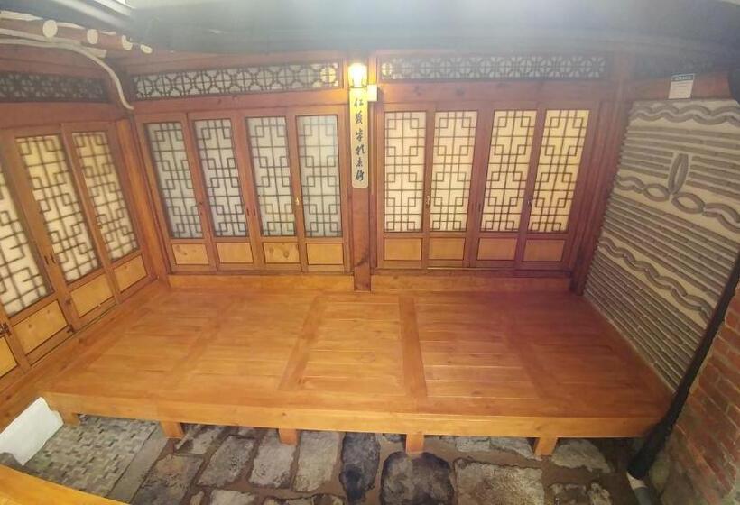 اتاق استاندارد چهار تخته, Bukchon Sosunjae Guesthouse