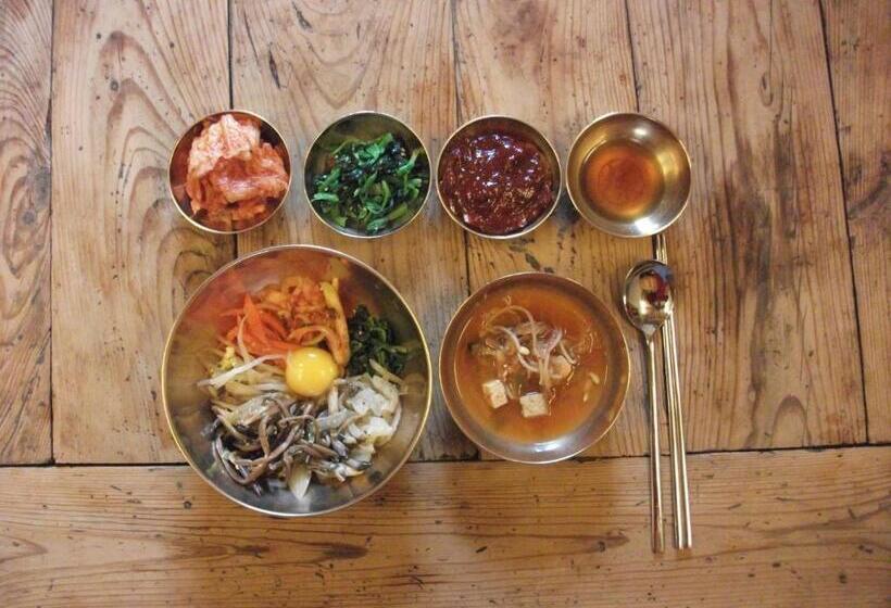 سوییت خانوادگی, Bukchon Sosunjae Guesthouse