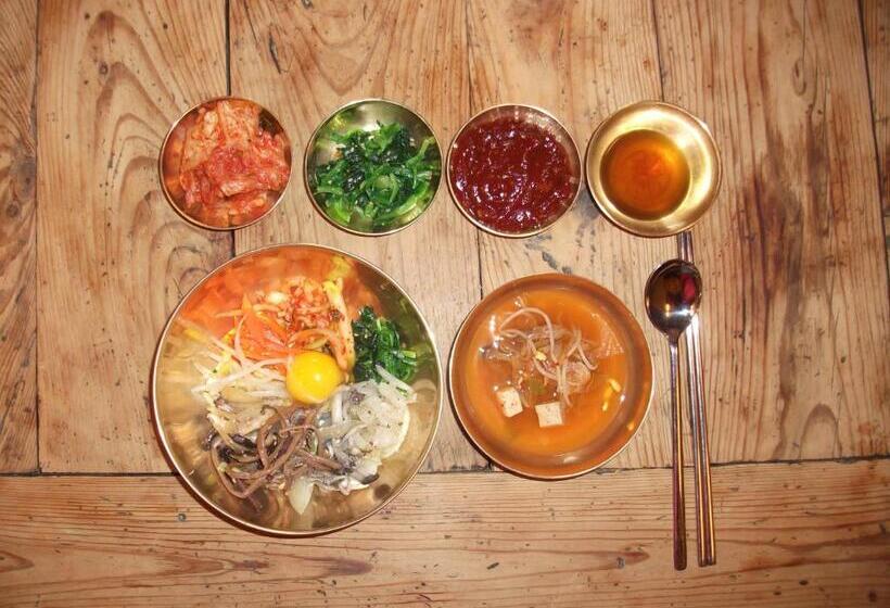 سوییت خانوادگی, Bukchon Sosunjae Guesthouse