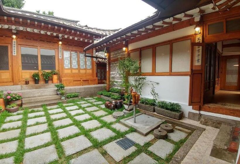 سوییت خانوادگی, Bukchon Sosunjae Guesthouse
