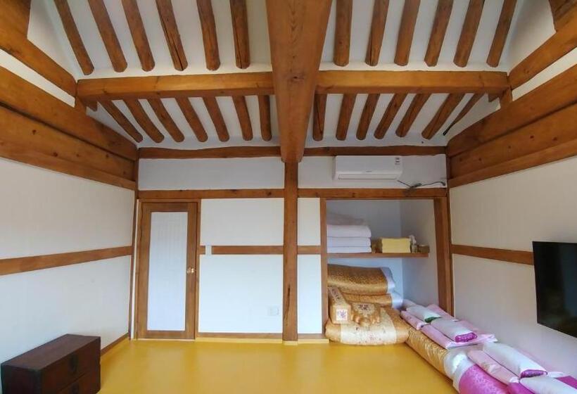 سوییت خانوادگی, Bukchon Sosunjae Guesthouse