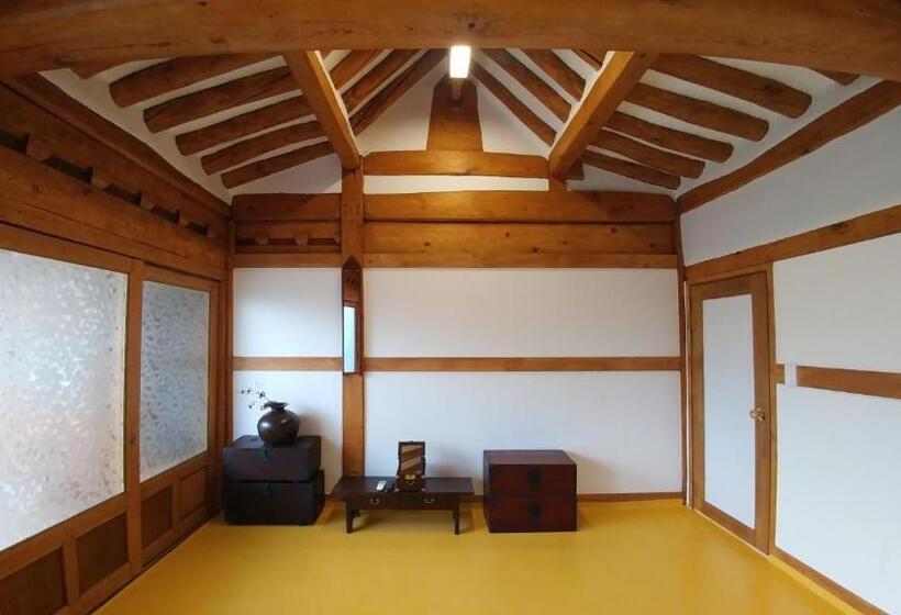 سوییت خانوادگی, Bukchon Sosunjae Guesthouse