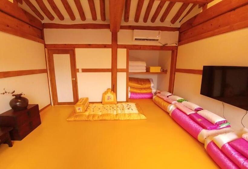 سوییت خانوادگی, Bukchon Sosunjae Guesthouse