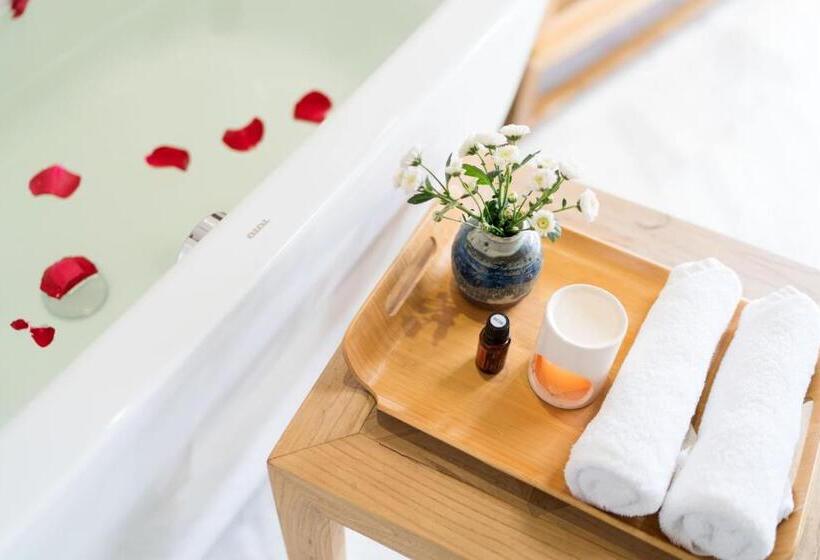سوئیت با وان آب گرم, Dali Old Courtyard Boutique Inn