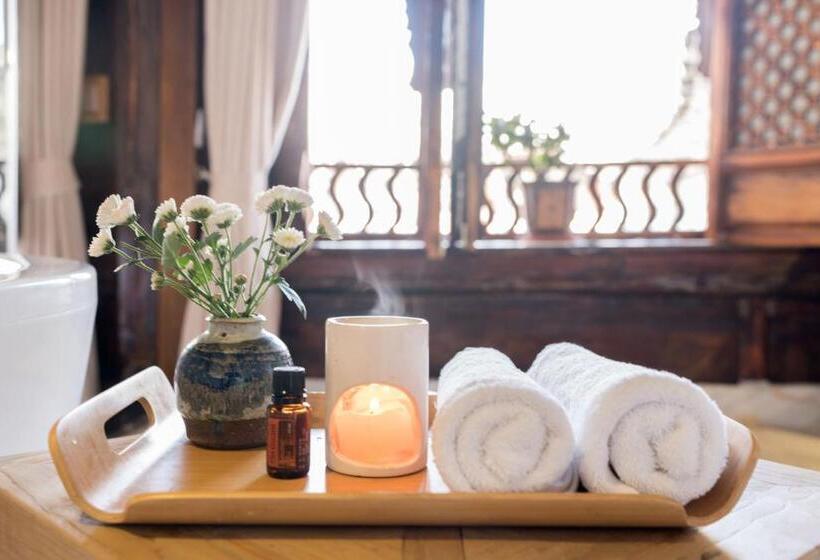 سوئیت با وان آب گرم, Dali Old Courtyard Boutique Inn