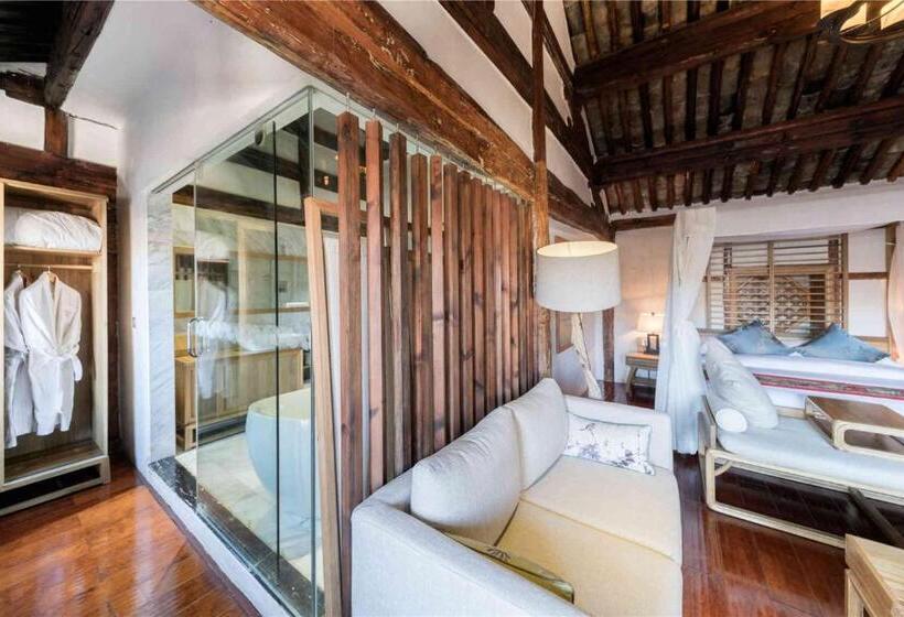 سوئیت با وان آب گرم, Dali Old Courtyard Boutique Inn