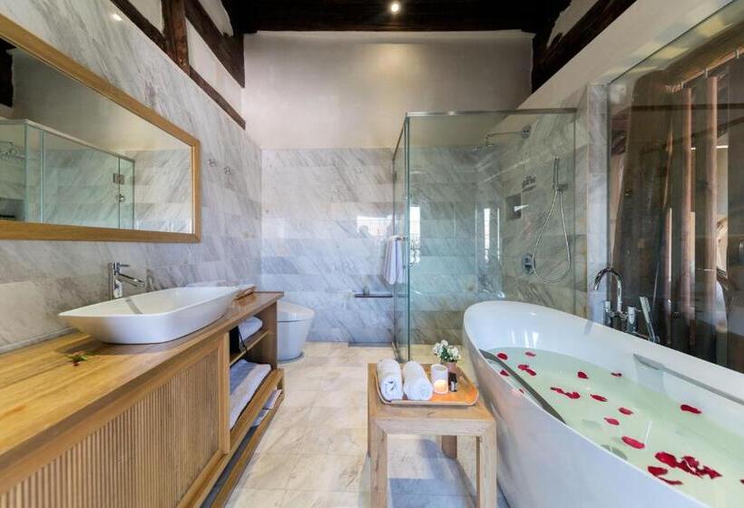 سوئیت با وان آب گرم, Dali Old Courtyard Boutique Inn