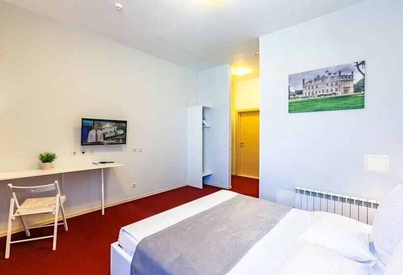 اتاق استاندارد یک نفره, England Hotel Tyumen Centre