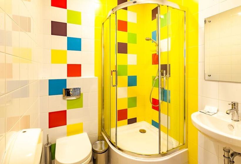 اتاق استاندارد, England Hotel Tyumen Centre