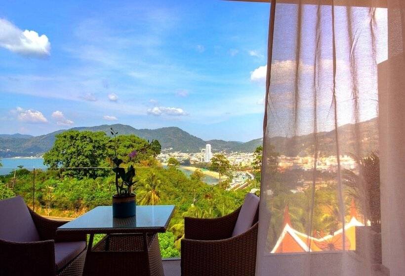 سوییت سوپریور با چشم‌انداز دریا, Patong Heights