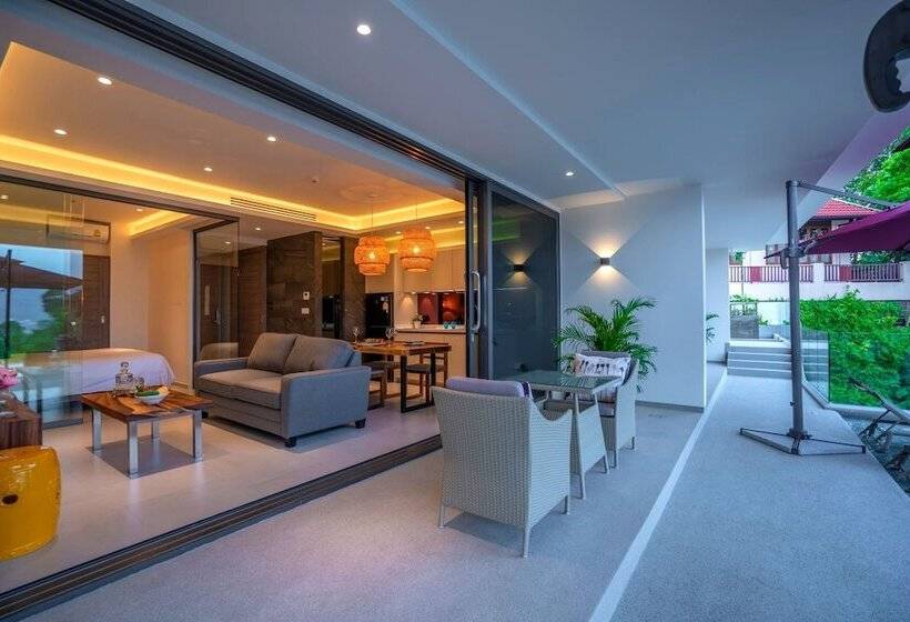 سوییت لوکس, Patong Heights