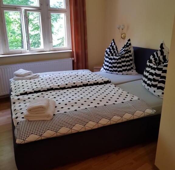 Номер Economy, Parkschlösschen In Greiz