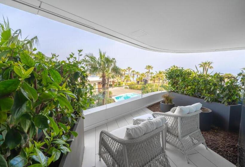 اتاق استاندارد با بالکن و چشم‌انداز دریا, Reges, A Luxury Collection Resort & Spa, Cesme