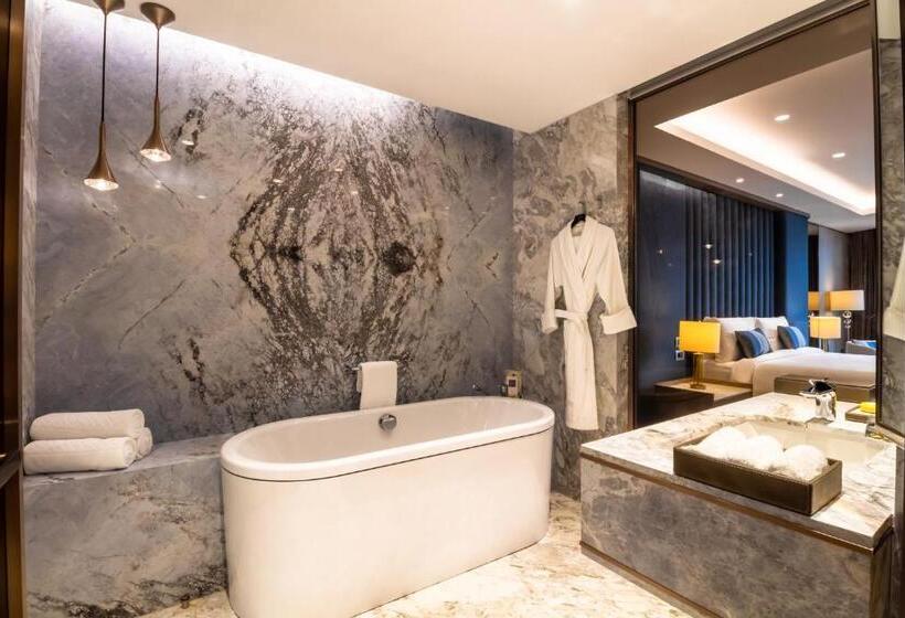 سوئیت با تخت بزرگ, Reges, A Luxury Collection Resort & Spa, Cesme