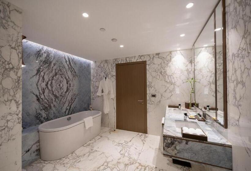 سوئیت با تخت بزرگ, Reges, A Luxury Collection Resort & Spa, Cesme