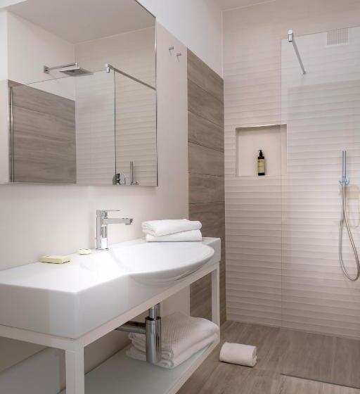 سوییت با استخر, Youmami Suite Hotel Wellness&spa