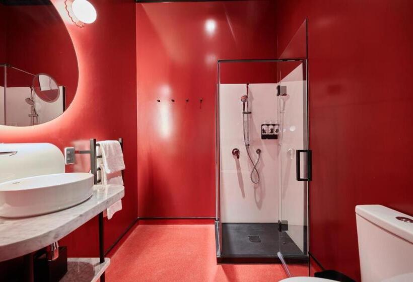 سوییت جونیور, Naumi Studio  Wellington
