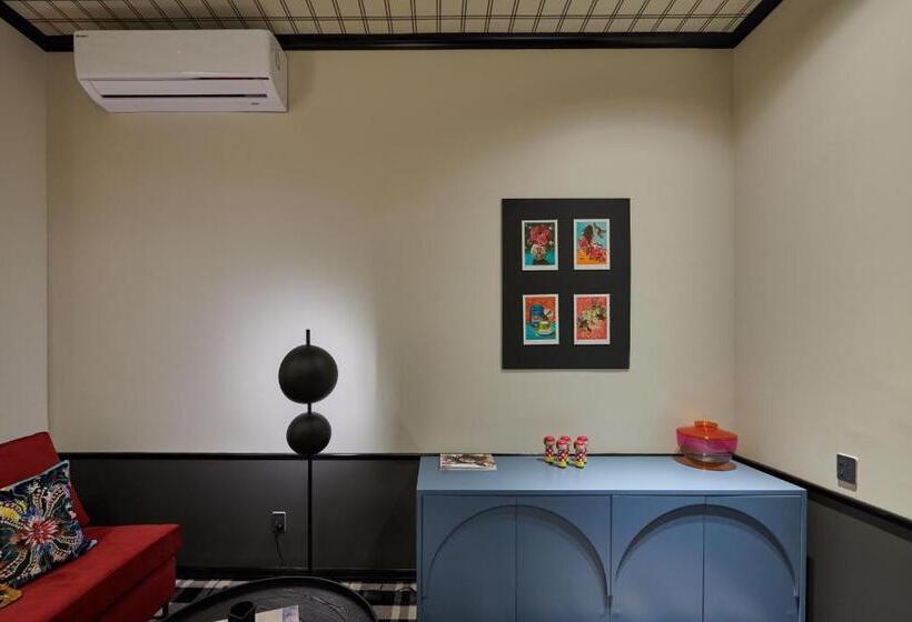 سوییت جونیور, Naumi Studio  Wellington