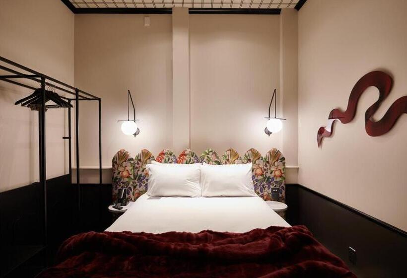 سوییت جونیور, Naumi Studio  Wellington