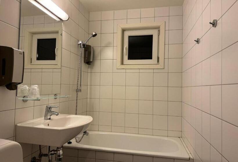 اتاق استاندارد, Notodden