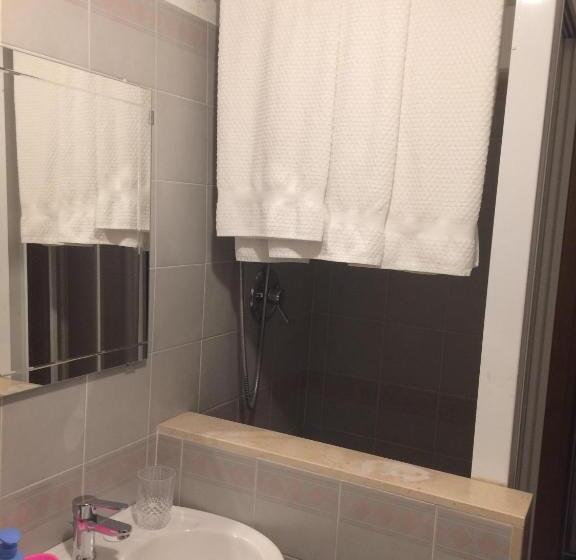 اتاق استاندارد سه نفره, Alter Ego B&b Assisi