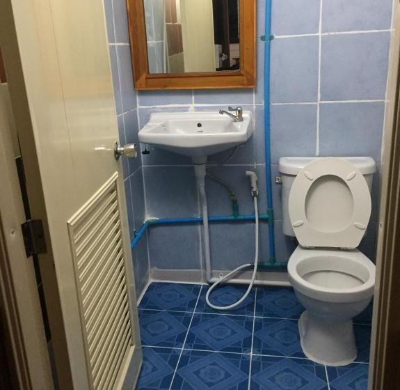 Четырехместный Номер Стандарт, Coco S Guesthouse