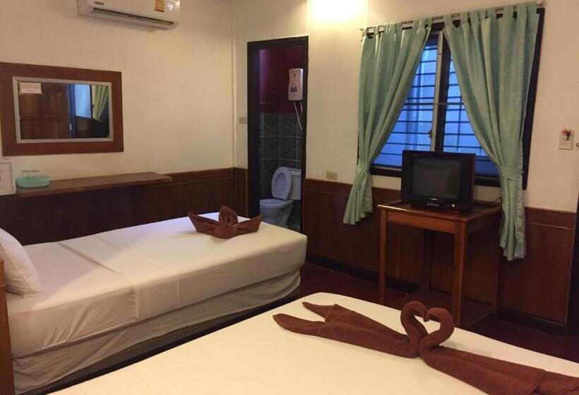 Номер Стандарт Трехместный, Coco S Guesthouse